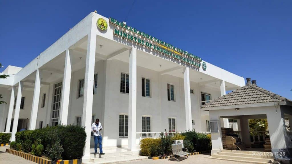 一马当先，再添标杆丨中腾微网斩获索马里兰12MWp光储新能源微电网项目插图