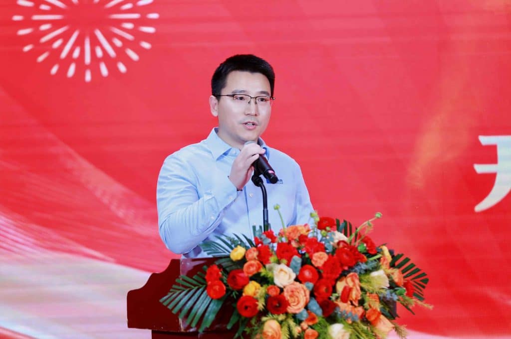 骏马奔腾赴新程，凝心聚力启华章插图2