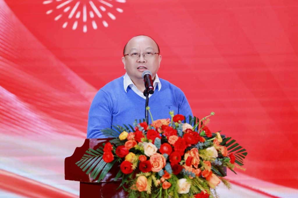 骏马奔腾赴新程，凝心聚力启华章插图1