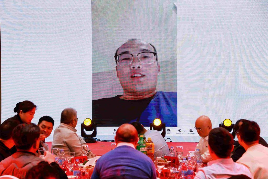 骏马奔腾赴新程，凝心聚力启华章插图14