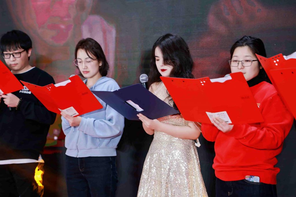 骏马奔腾赴新程，凝心聚力启华章插图39