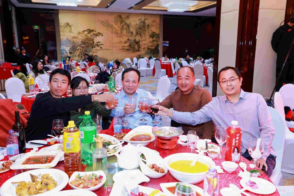 骏马奔腾赴新程，凝心聚力启华章插图51