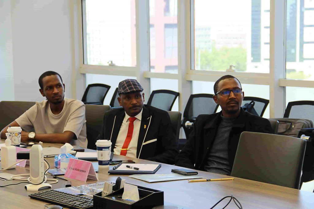 乍得电力公司考察团莅临中腾微网开展交流插图5