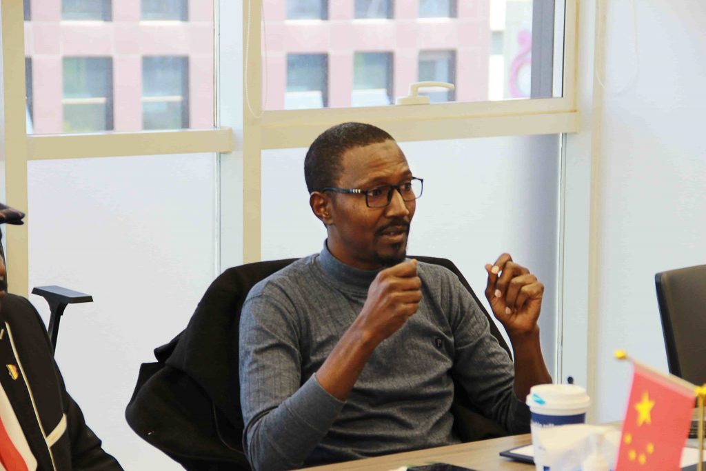 乍得电力公司考察团莅临中腾微网开展交流插图6